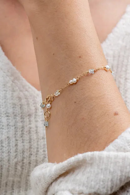 9ct Yellow Gold Dainty Aquamarine and Pearl Bracelet