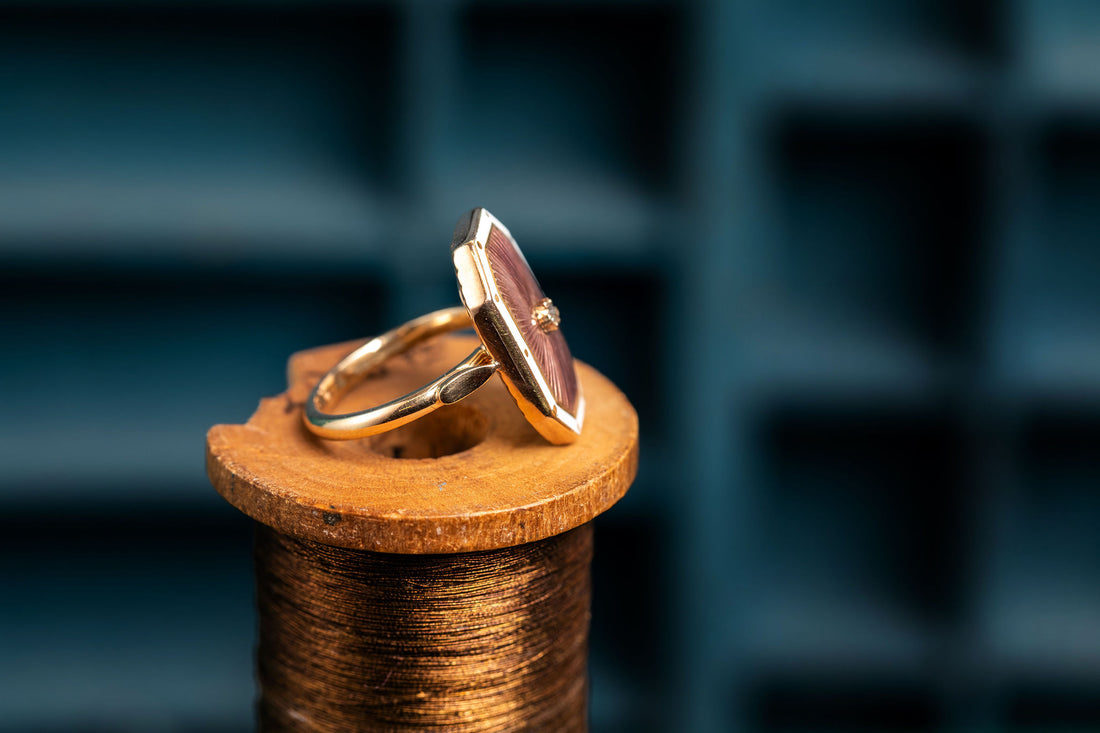 9ct yellow gold Enamel diamond ring