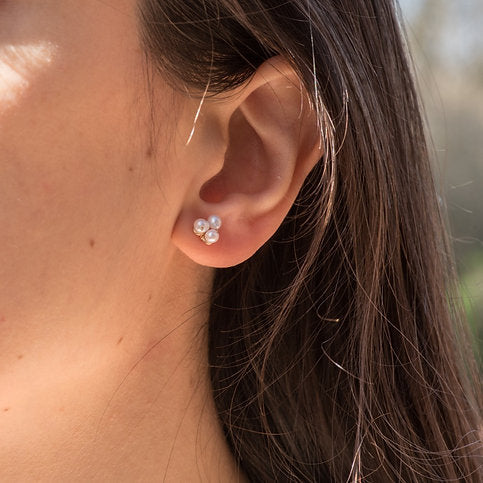 9ct Dainty Pearl Stud Earrings