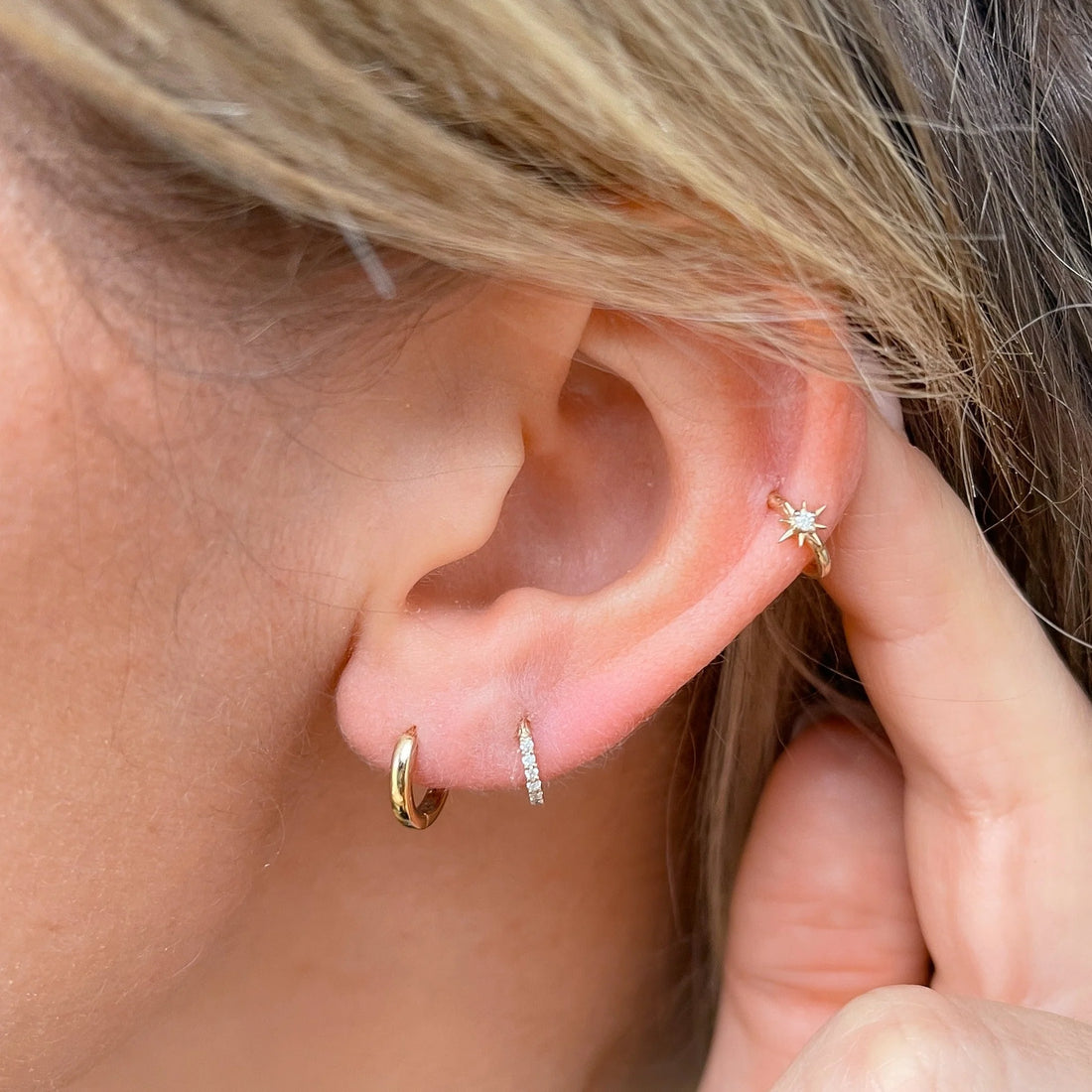 9ct Yellow Gold North Star Seamless Huggie Hoop Earrings