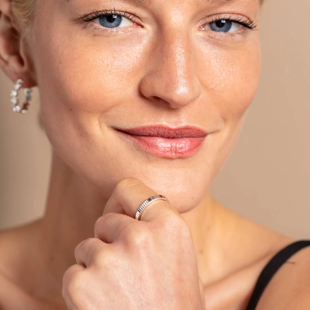 Sparkling arcs of love ring deals