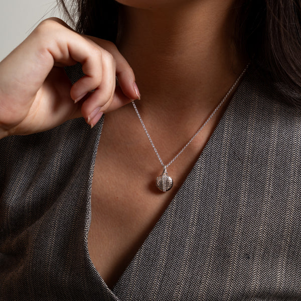 Silver White Sapphire Round Lumiere Locket