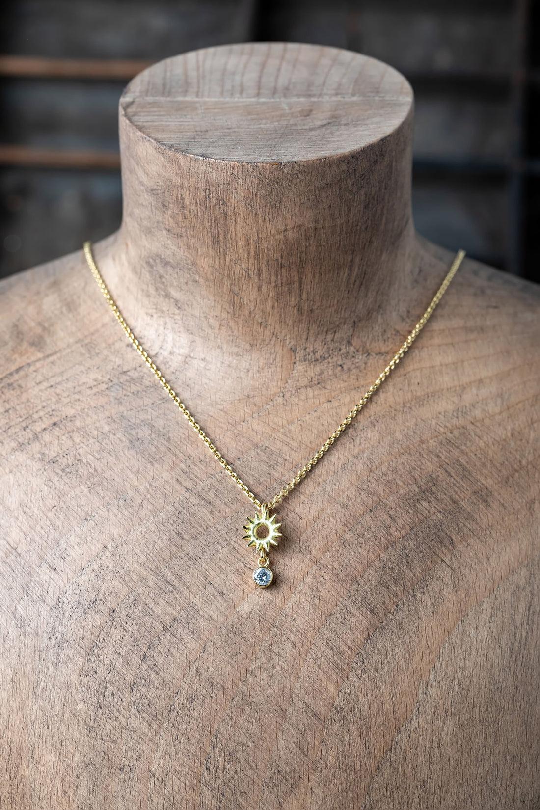 18ct Spiky Star Necklace