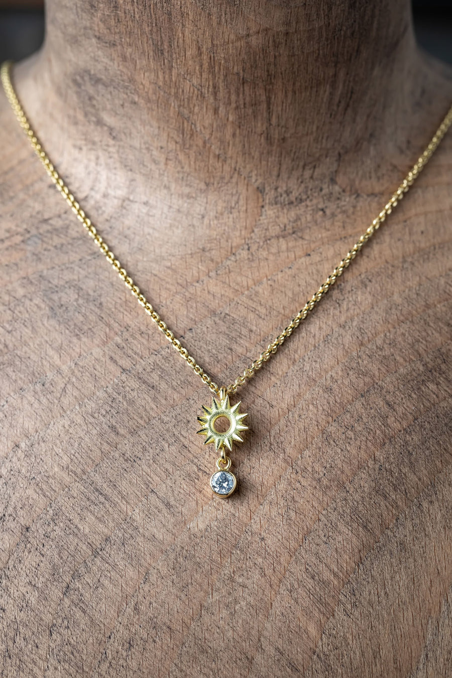 18ct Spiky Star Necklace