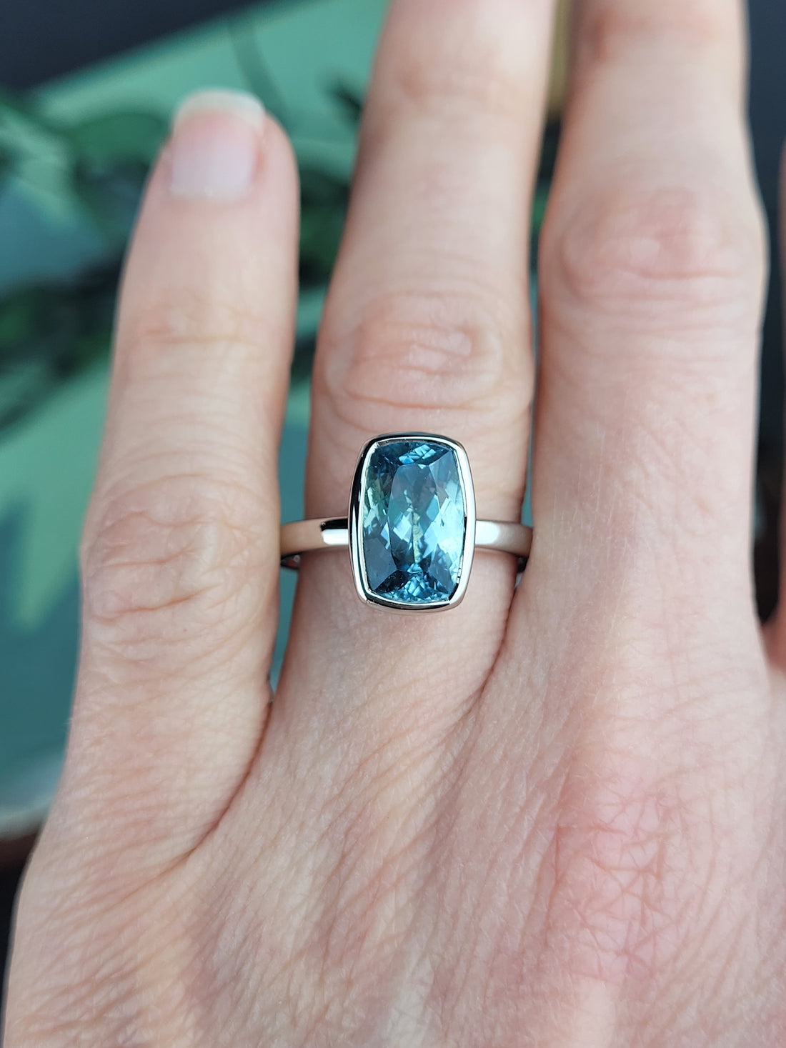 White Gold Aquamarine Ring