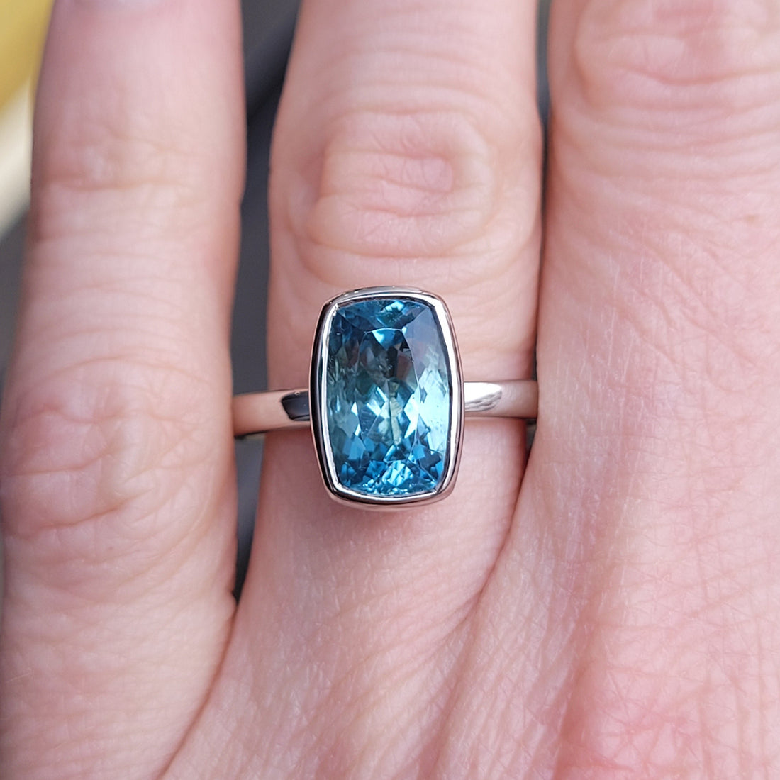 White Gold Aquamarine Ring