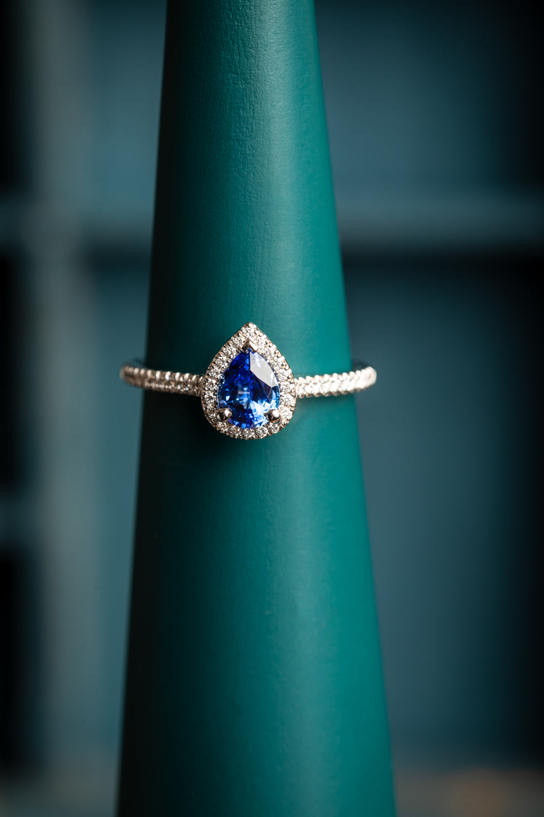 Cornflower sapphire ring