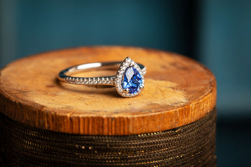 Cornflower sapphire ring