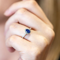 Cornflower sapphire ring