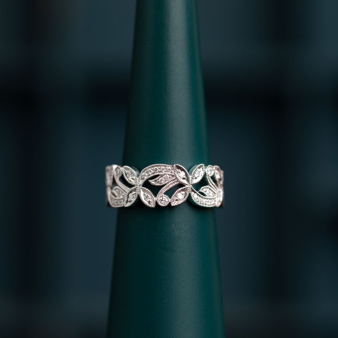 18ct White Gold Floral Diamond Ring
