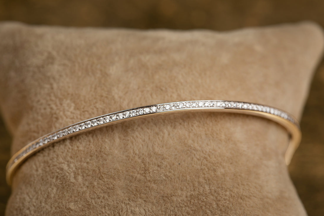 18ct White Gold Approx 1.00ct Diamond Bangle