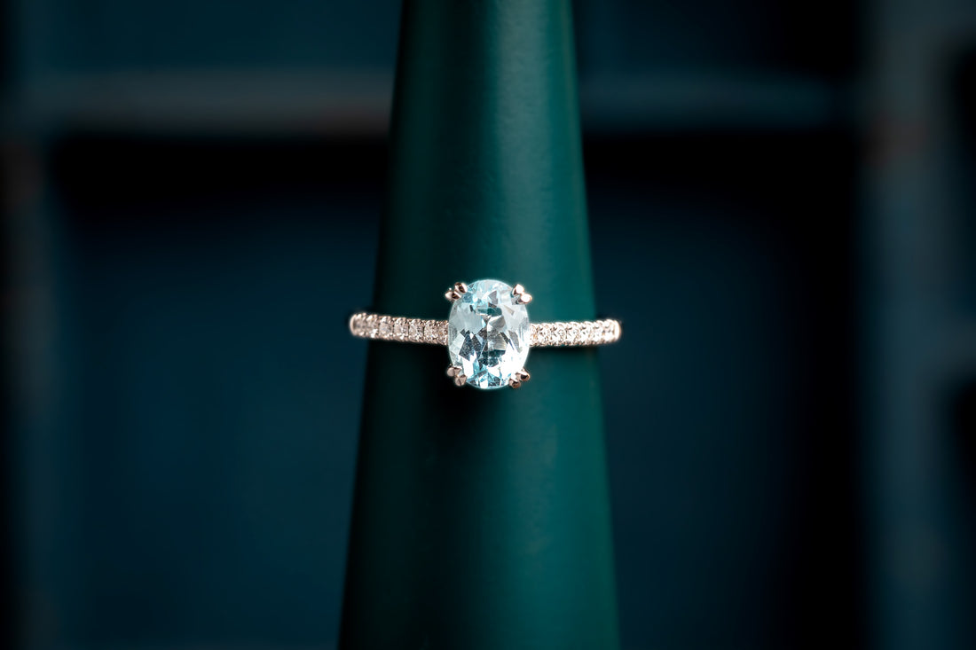 9ct White Gold Aquamarine & Diamond Ring