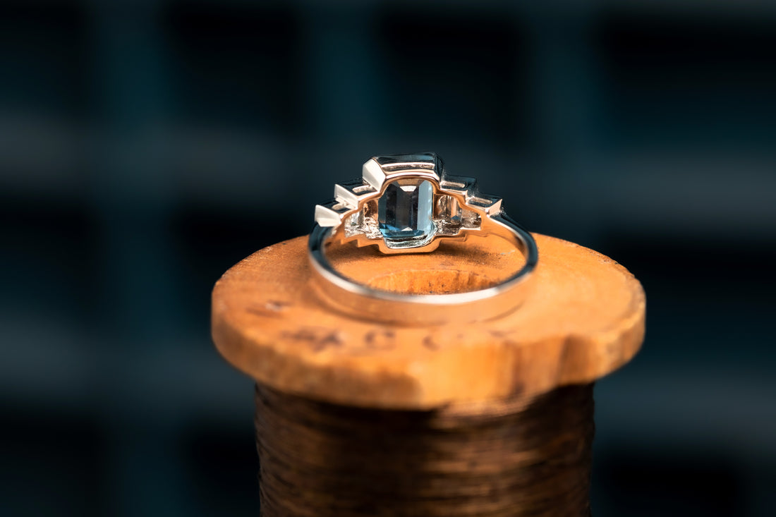 18ct Aquamarine and Diamond Art Deco Style Ring