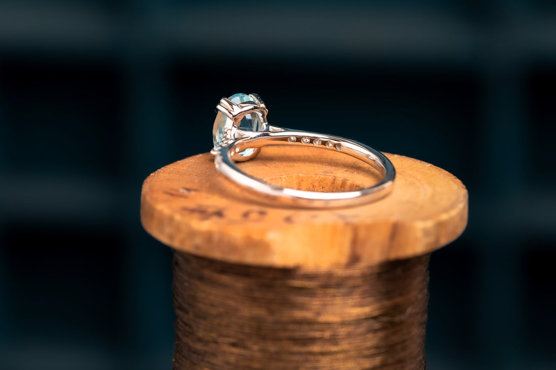 9ct White Gold Aquamarine & Diamond Ring