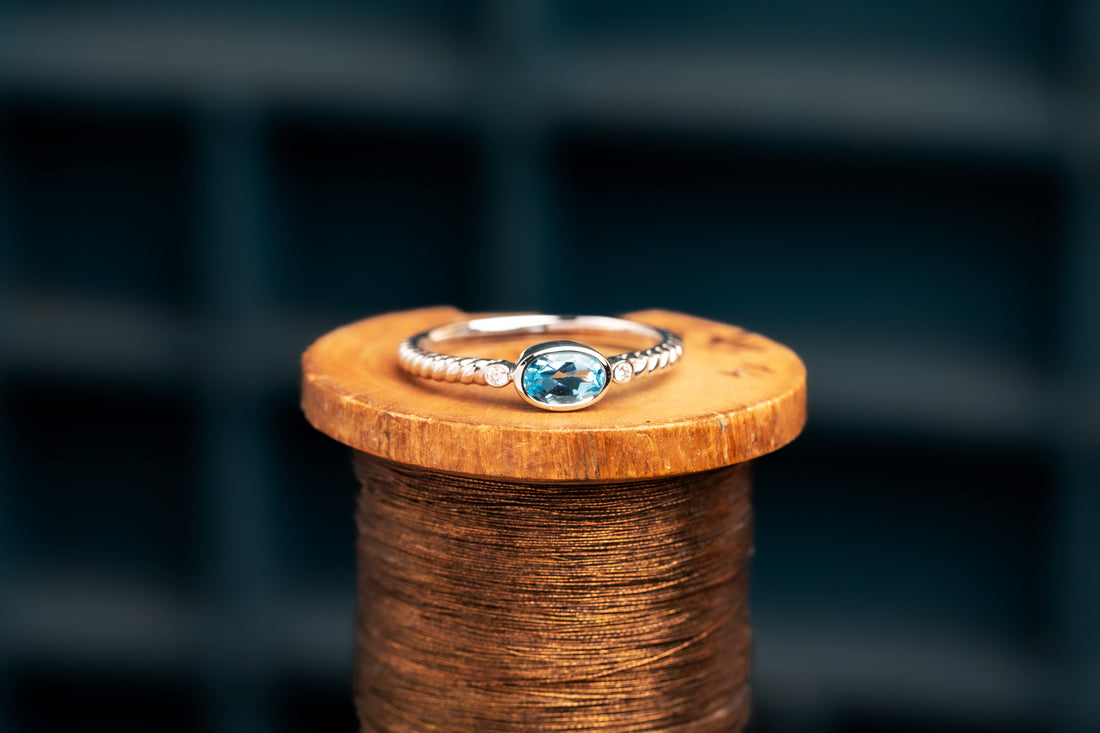 9ct White Gold Blue Topaz Ring