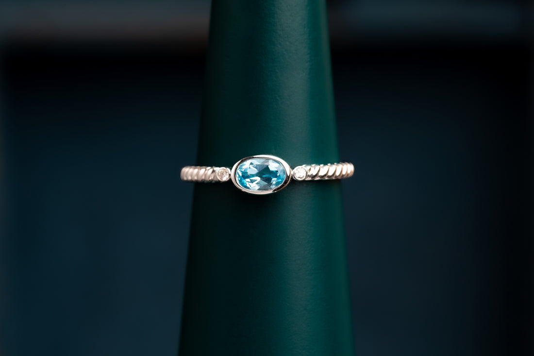 9ct White Gold Blue Topaz Ring