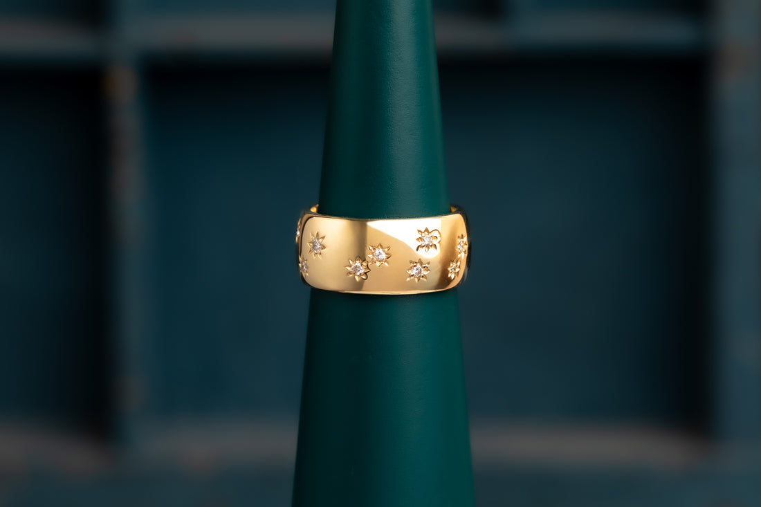 18ct Yellow Gold Chunky Star Set Diamond Band