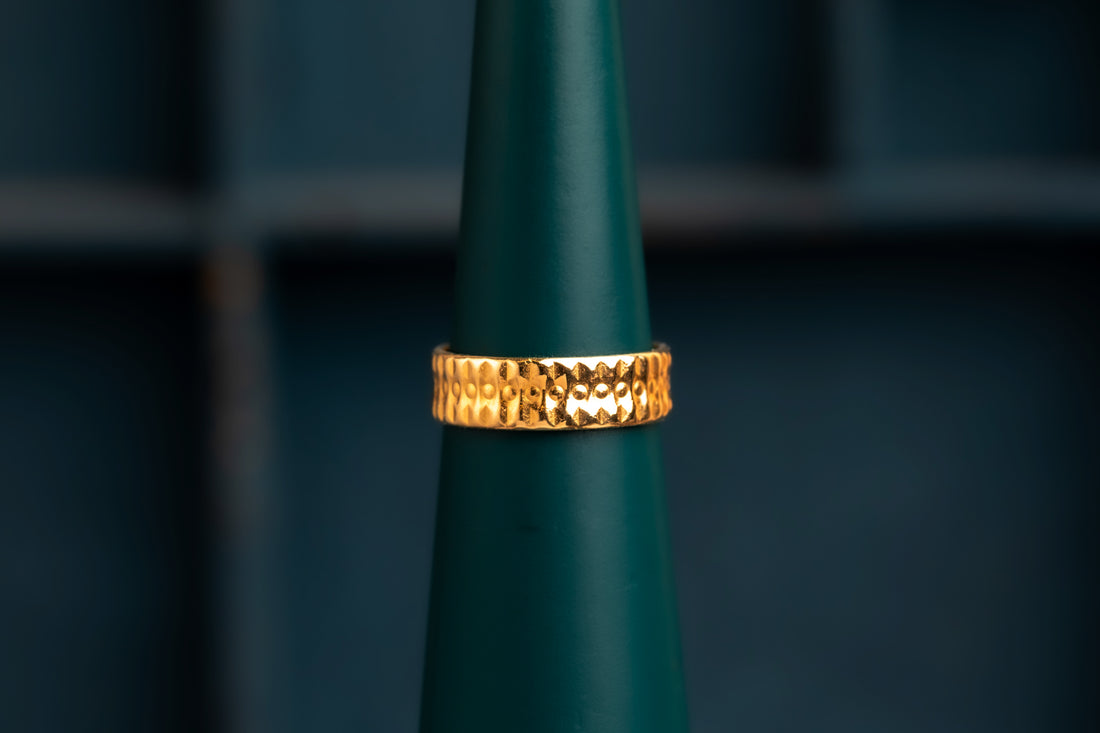 22ct Yellow Gold Textured Band