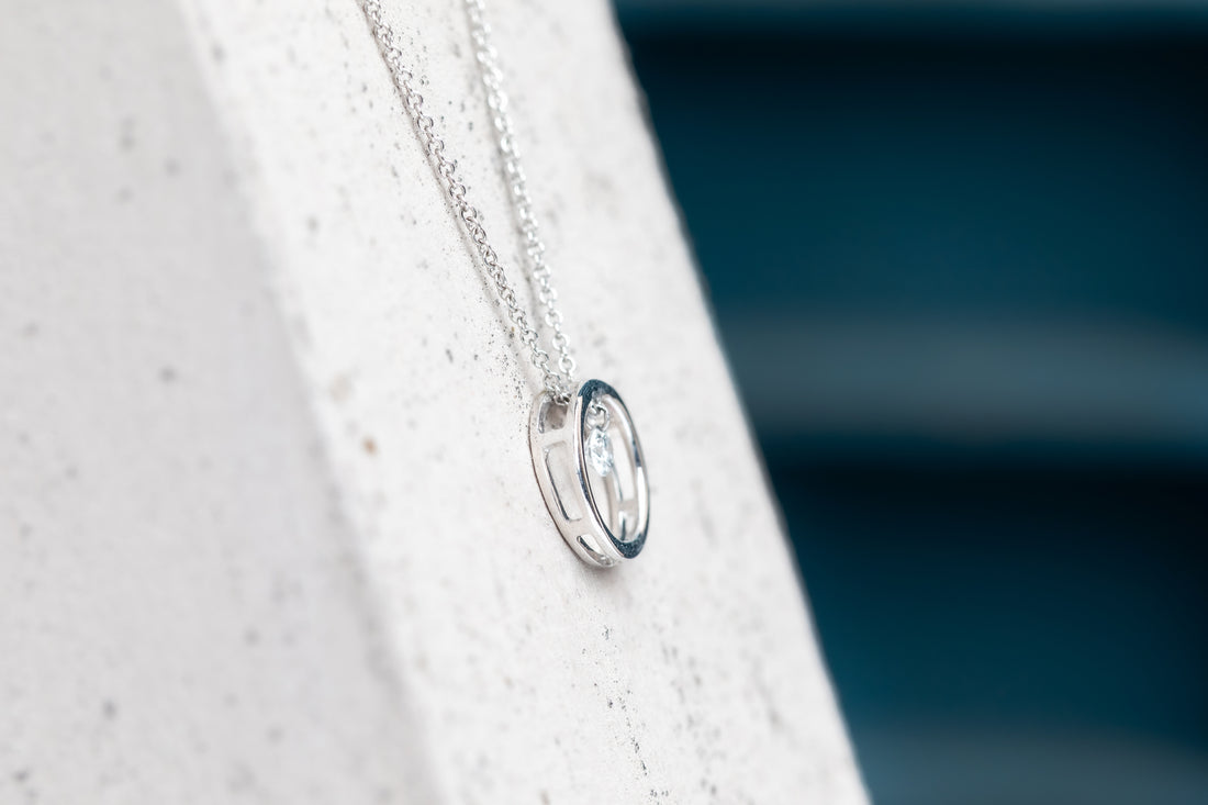 9ct White Gold Diamond Circle Pendant