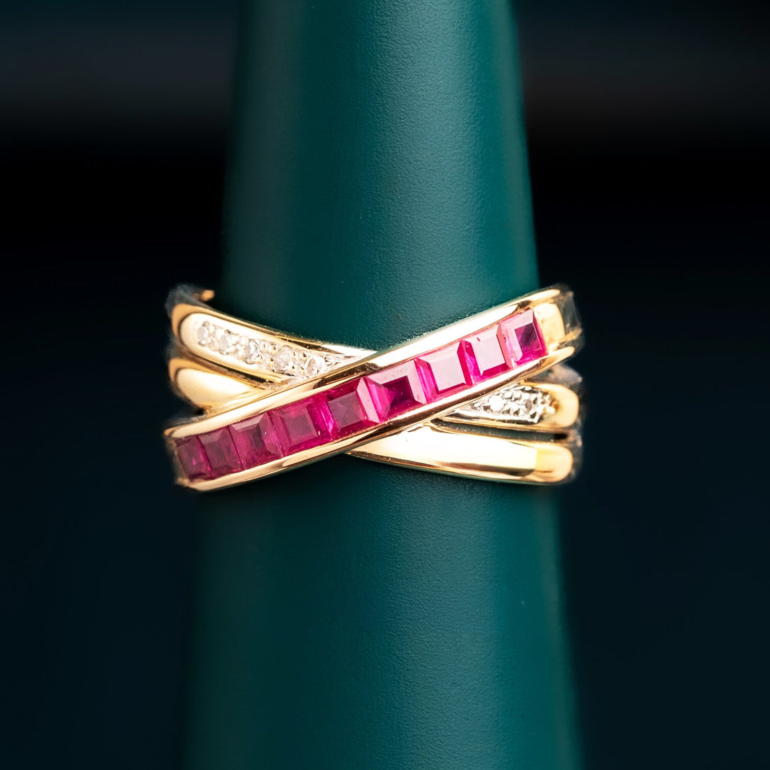 18ct Yellow Gold Diamond and Ruby Ring