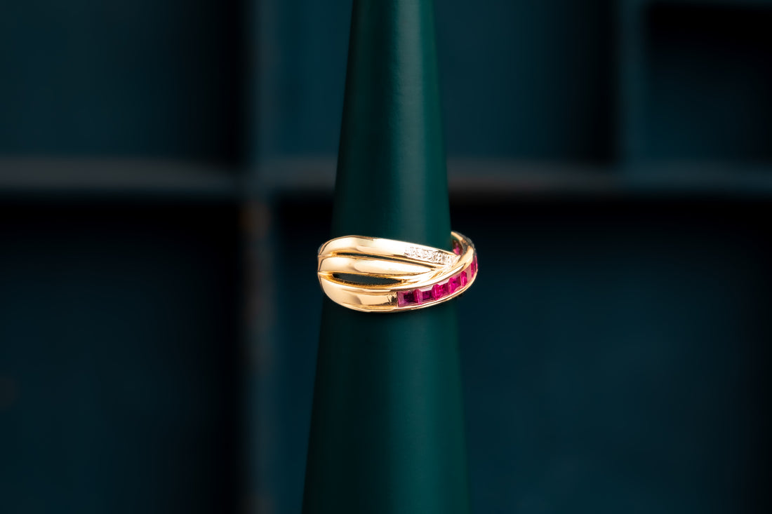 18ct Yellow Gold Diamond and Ruby Ring