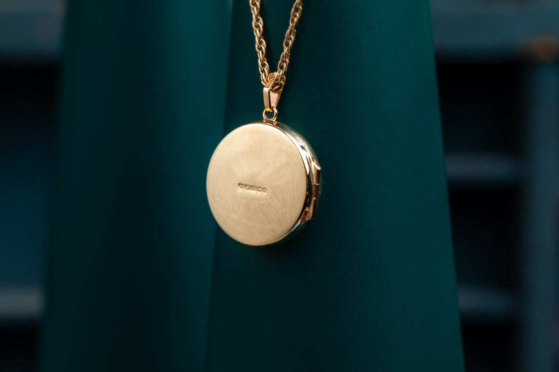 9ct Yellow Gold Round detailed Locket