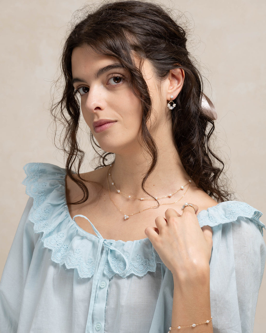 Éclosion no. 3-Dainty Pearl Cluster Pendant Necklace