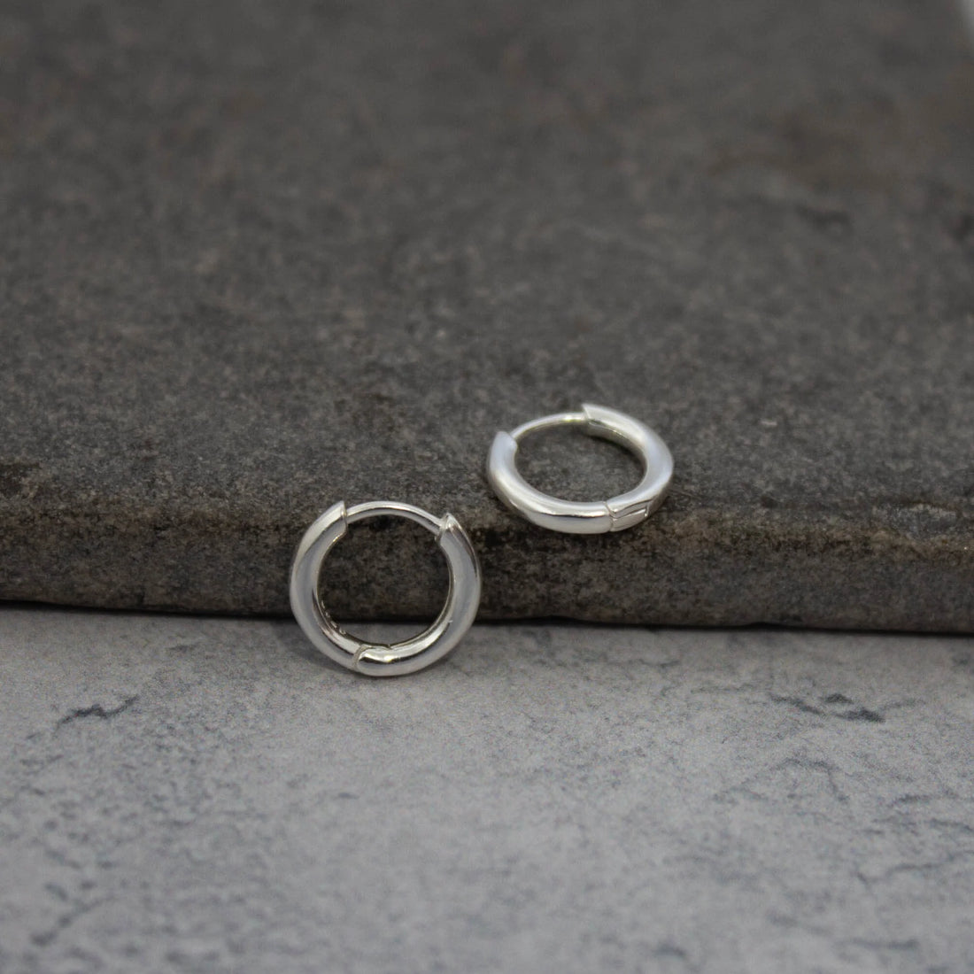 Silver Round Medium Clicker Hoop Earrings