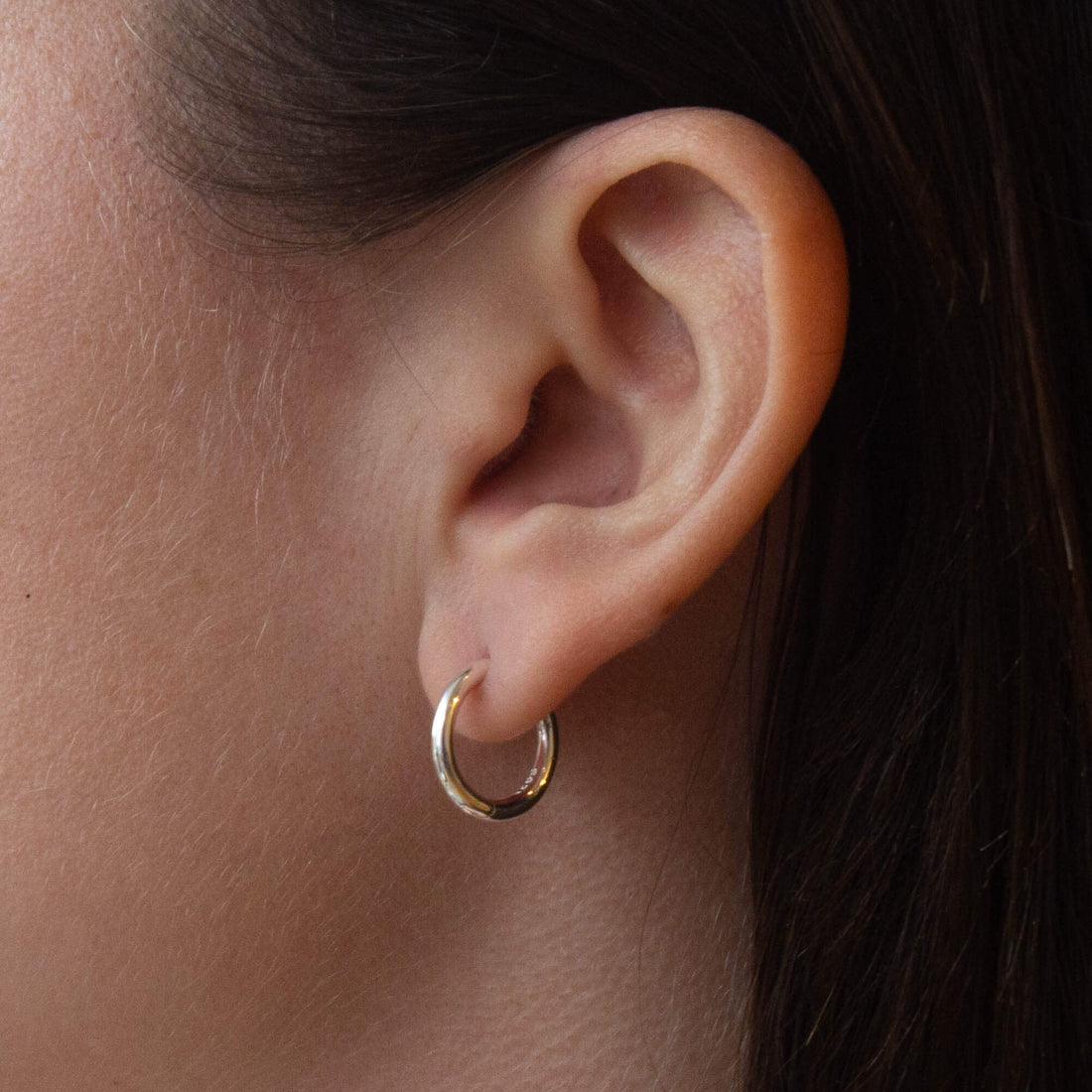 Silver Round Medium Clicker Hoop Earrings
