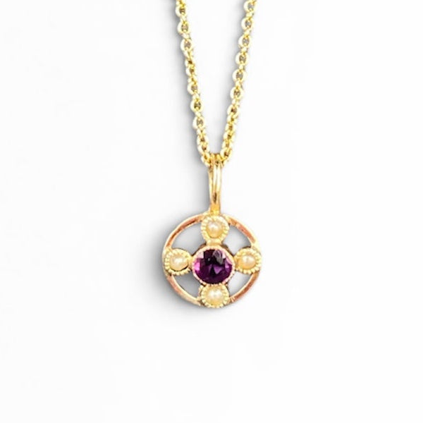 9ct Yellow Gold Amethyst and Pearl Pendant