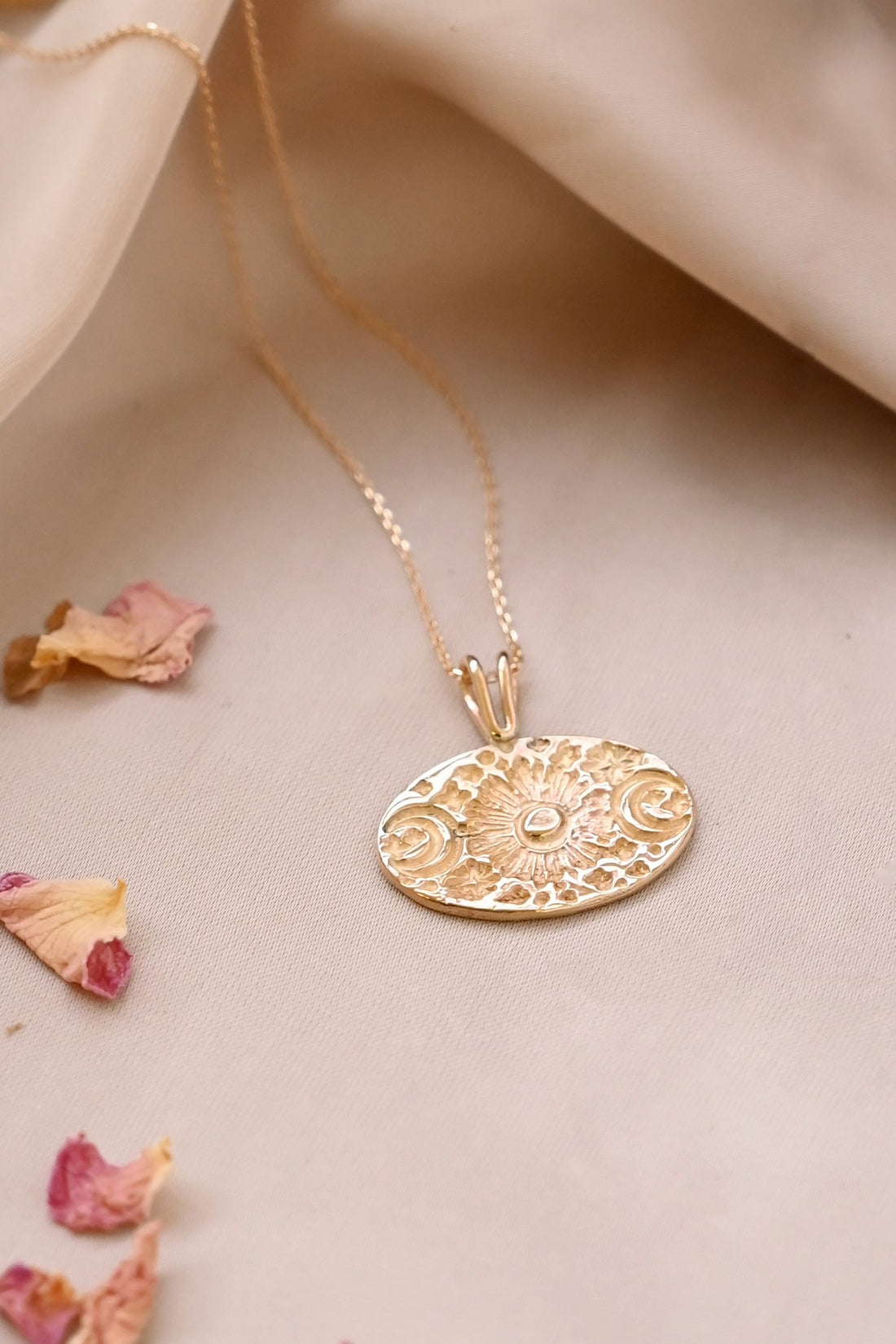 9ct Gold Disc Necklace | 0102322 | Beaverbrooks the Jewellers